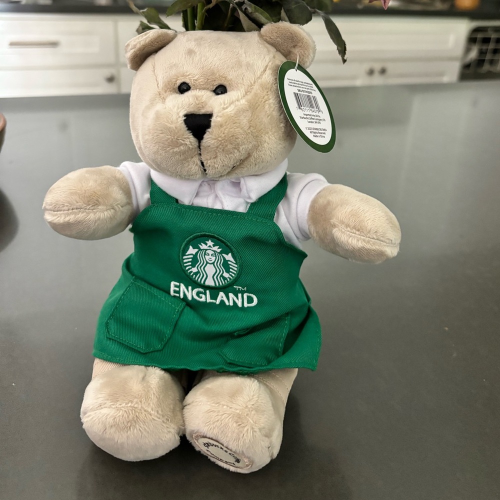 BRAND NEW BARRISTA BEAR ENGLAND EDITION